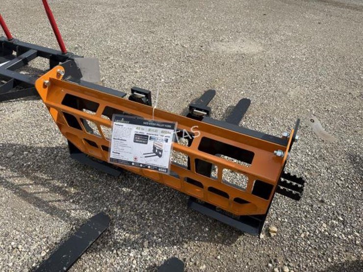 #116-•-land-honor-skid-steer-42"-pallet-forks-image-2