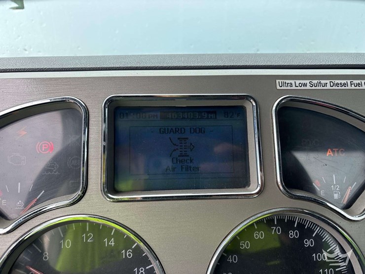 2012-mack-cxu613-day-cab-t/a-wet-kit-truck-tractor-image-32