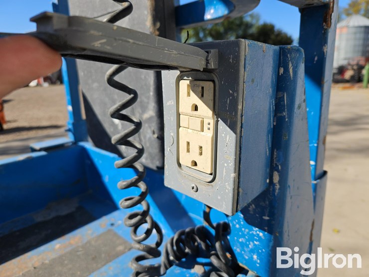 2017-genie-gs1930-image-16