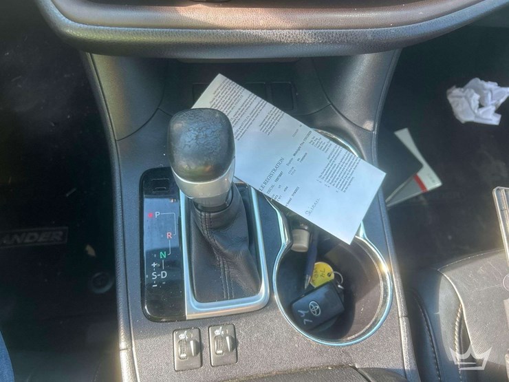 2015-toyota-highlander-image-24