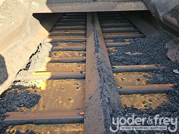 2017-caterpillar-ap-1000f-image-13