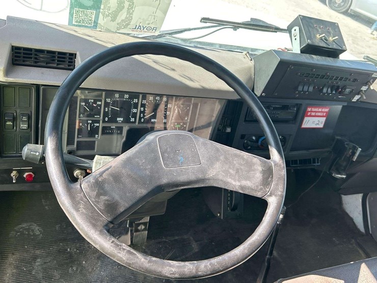 2002-international-4700-image-13