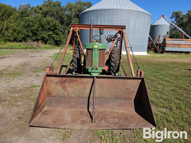 1958-john-deere-720-image-3