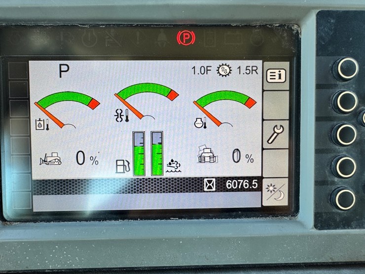 2019-caterpillar-d8t-image-4
