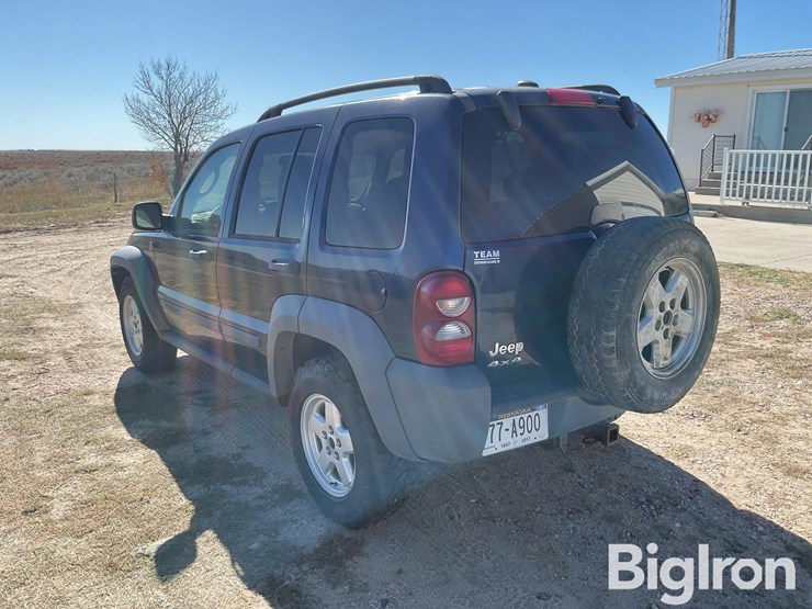 2005-jeep-liberty-sport-image-7