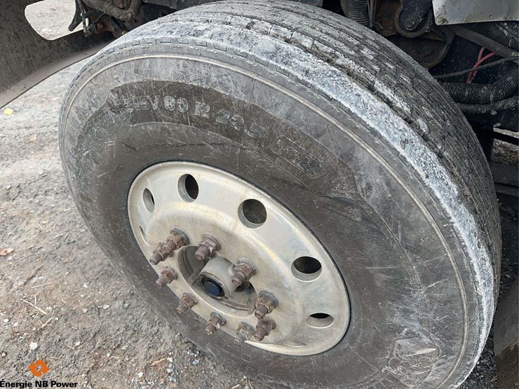 2012-international-7400-image-9