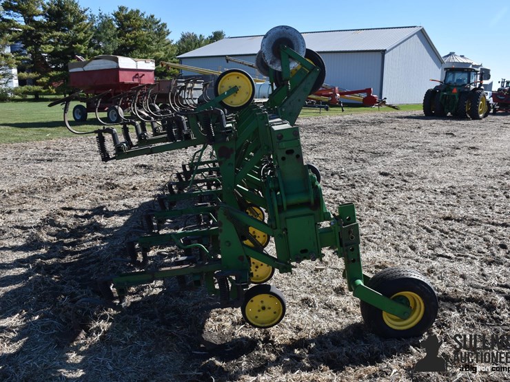 john-deere-845-image-4