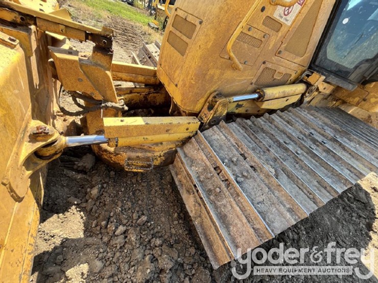 2023-komatsu-d61pxi-24-image-32