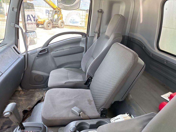 2018-isuzu-ftr-image-30