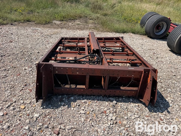 farmhand-bale-attachment-image-2