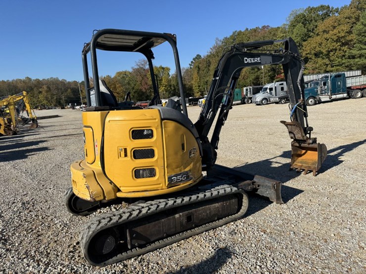 2021-deere-35g-image-2