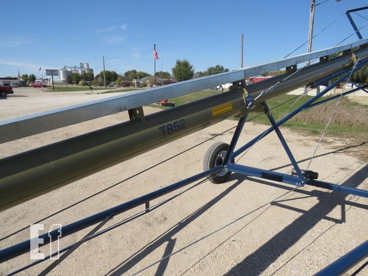 harvest-international-t852-image-5