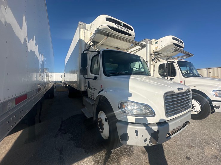 2020-freightliner-m2-106-image-3