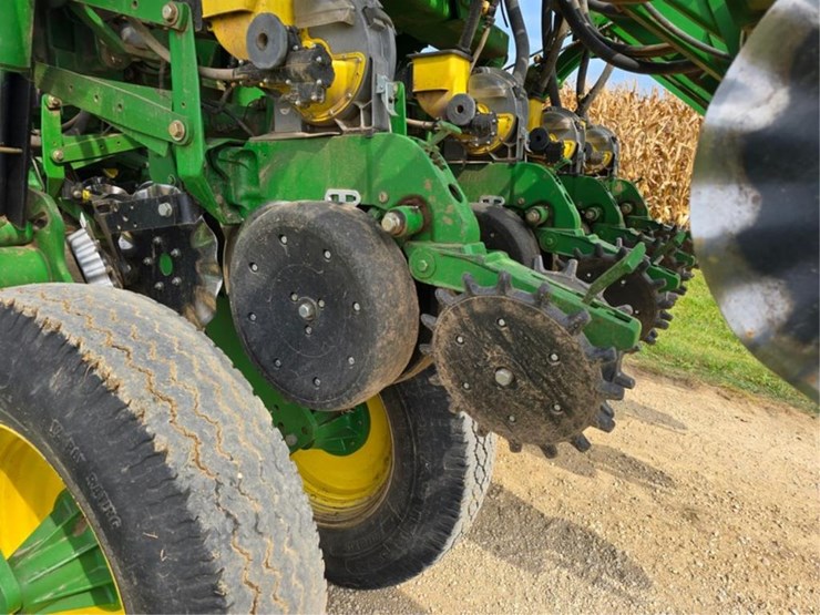 john-deere-1790-image-24