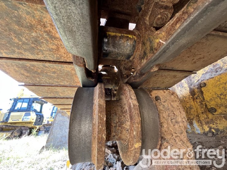 2023-komatsu-d61pxi-24-image-9