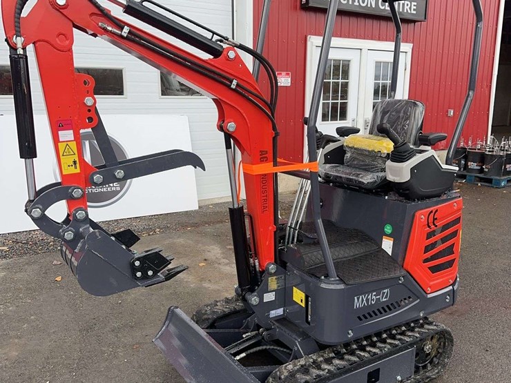2025-agt-mx15z-mini-excavator-image-1