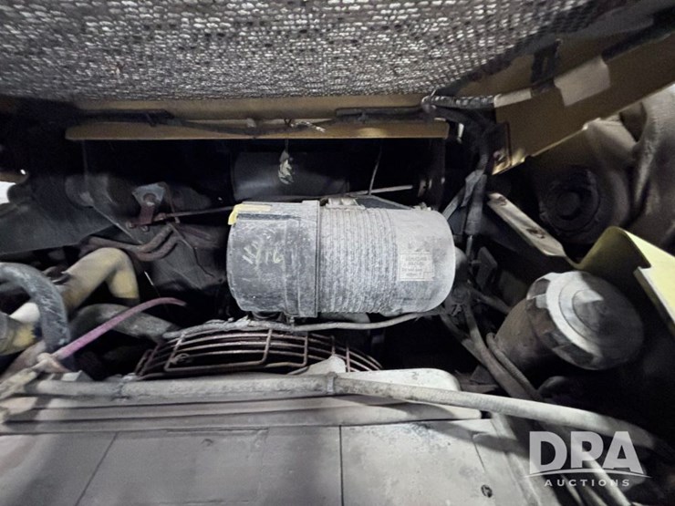 2011-new-holland-l218-image-31