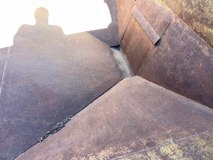 #5929-•-gravity-box-on-running-gear-image-16