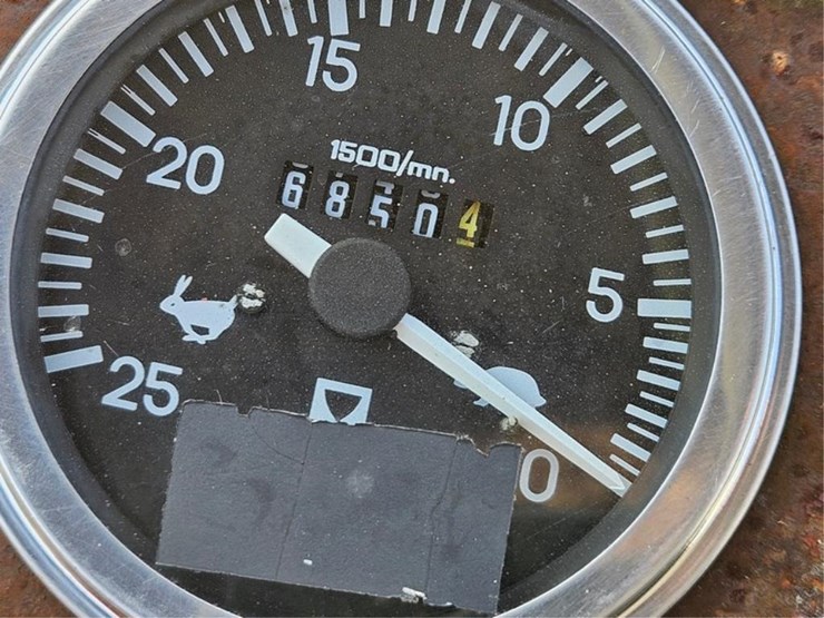 massey-ferguson-240-image-23