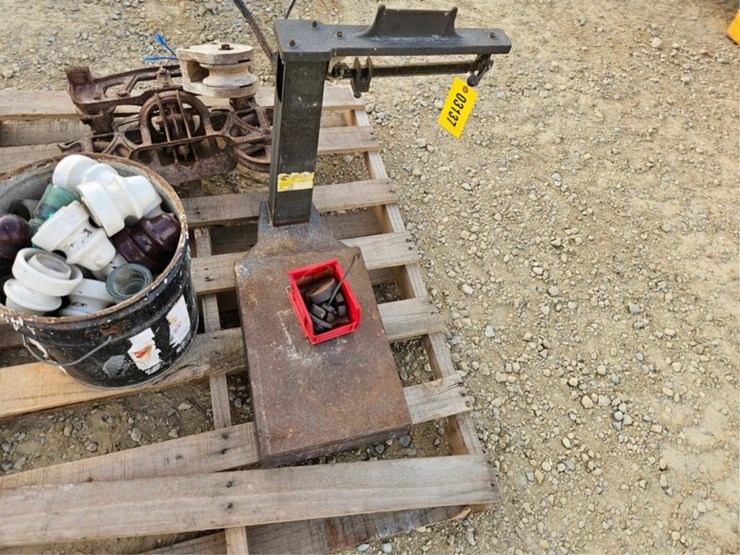 #3137-•-pallet-assorted-items-image-8