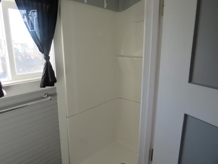 8'-x-22'-tiny-house-on-transport-image-13