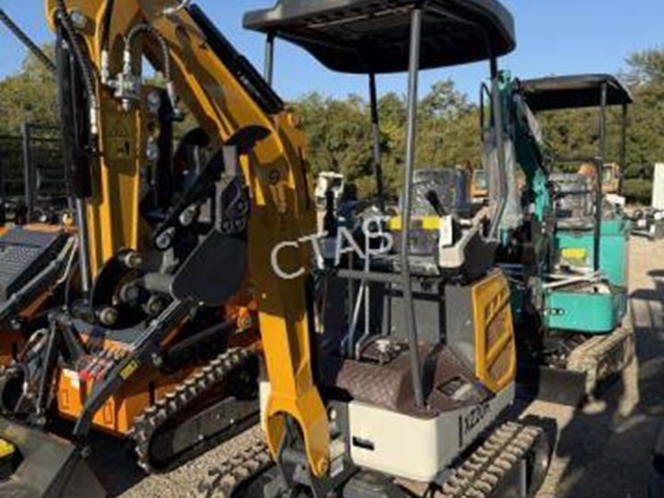 #528-•-industry-mini-excavator--xz20r--gas-image-1