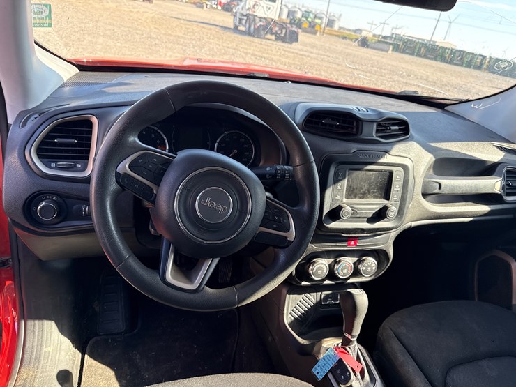 2017-jeep-renegade-image-24