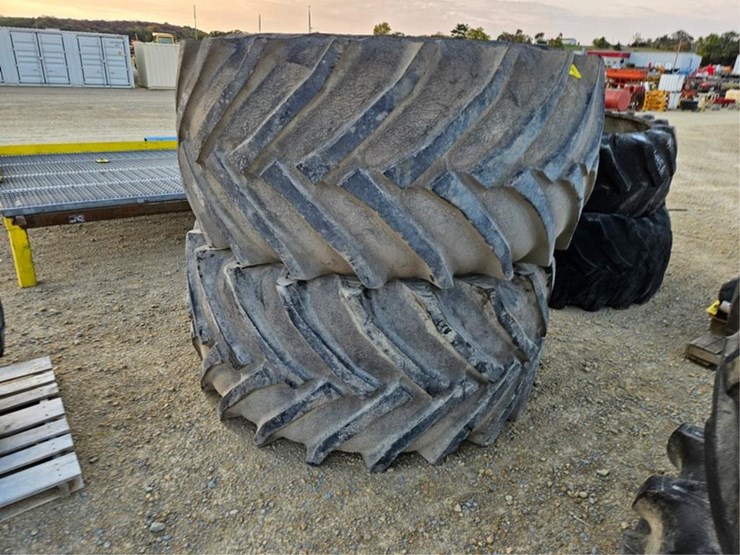 #3142-•-(2)-850-55-42-floater-tires-&-rims-image-2