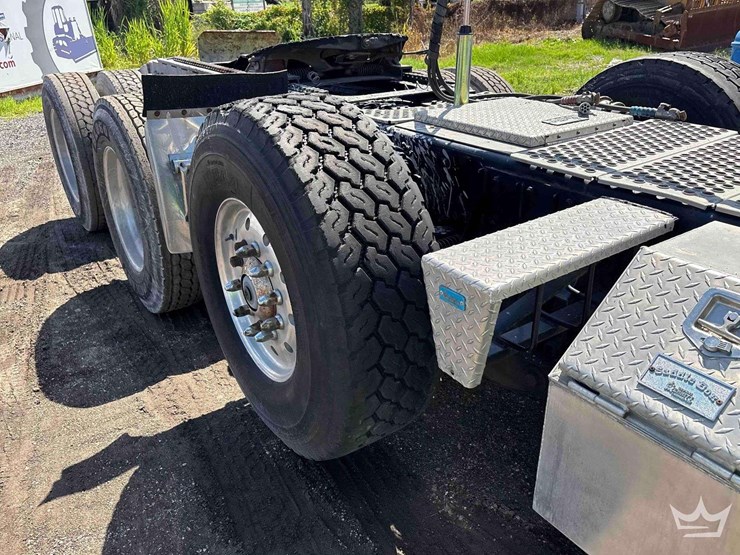 2007-kenworth-t800-image-23