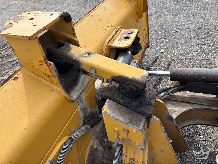 2020-caterpillar-d5k2-lgp-image-21