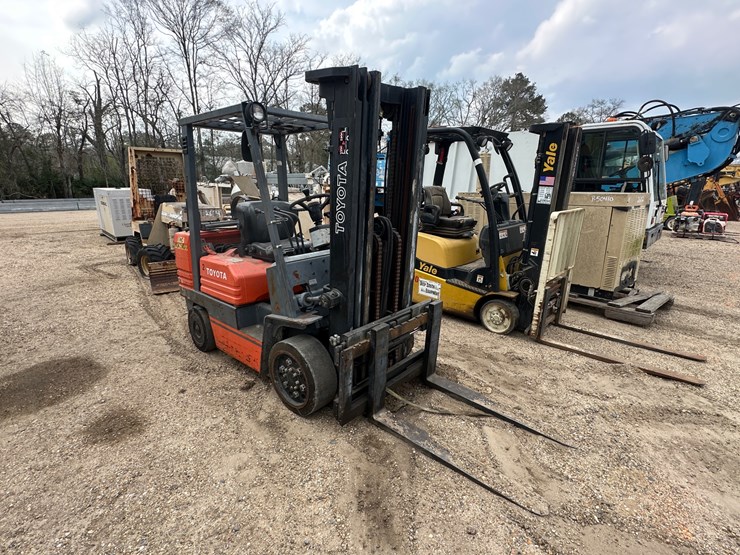 #2604-•-toyota-sgc30-forklift-|-parts/repairs-image-2