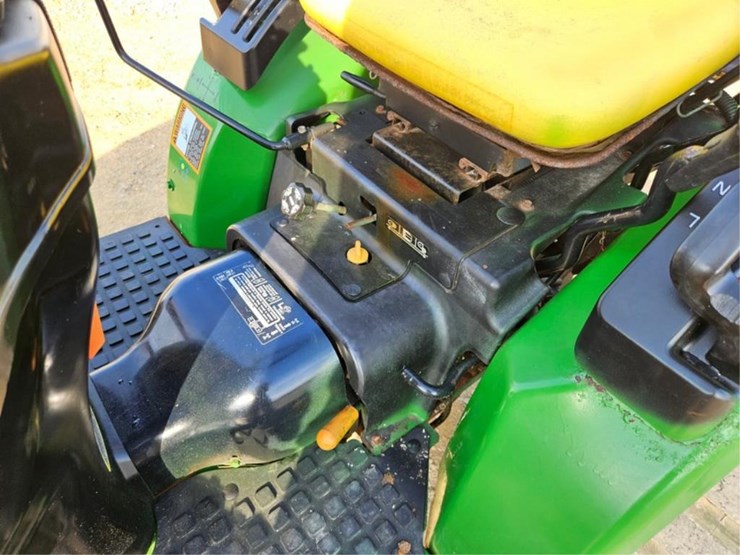 john-deere-2520-image-23