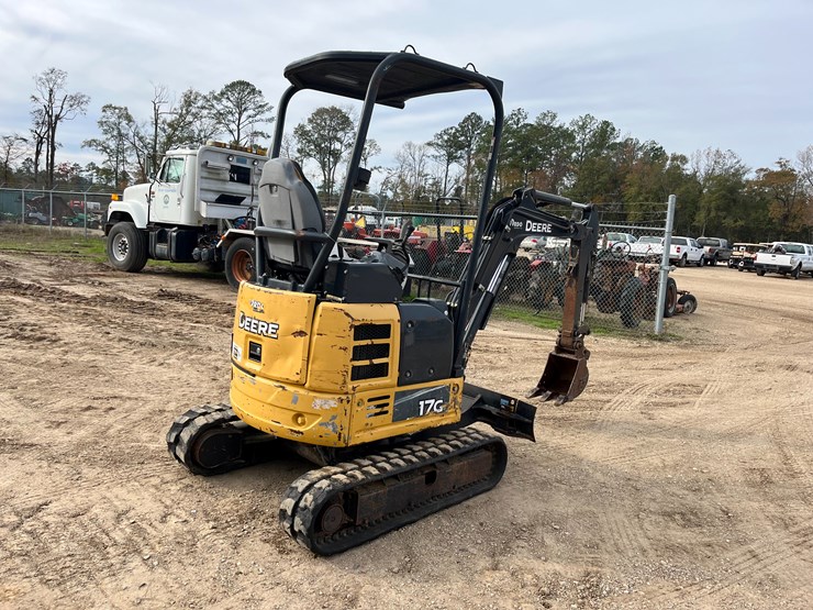 2017-deere-17g-image-4