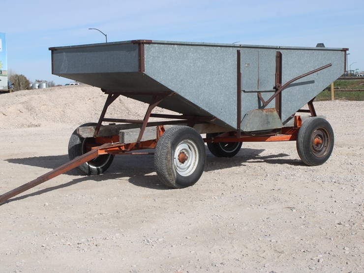 new-holland-180-image-2