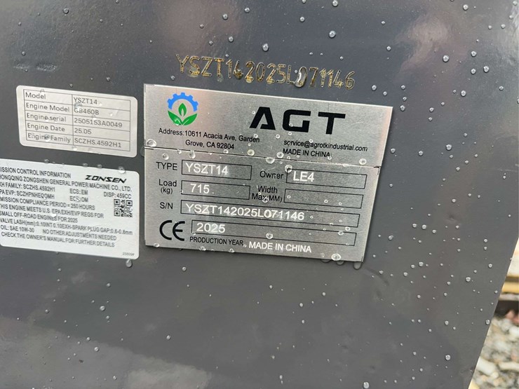 2025-yszt14-compact-track-loader-image-7