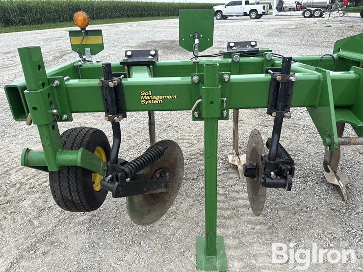 john-deere-2100-image-10