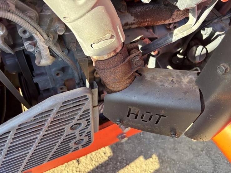 2019-kubota-m7060d-image-54