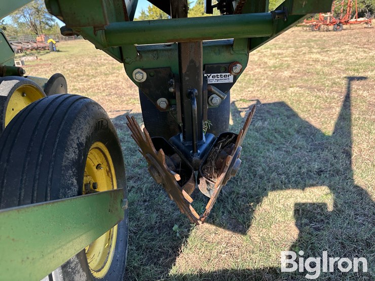 john-deere-7000-image-17