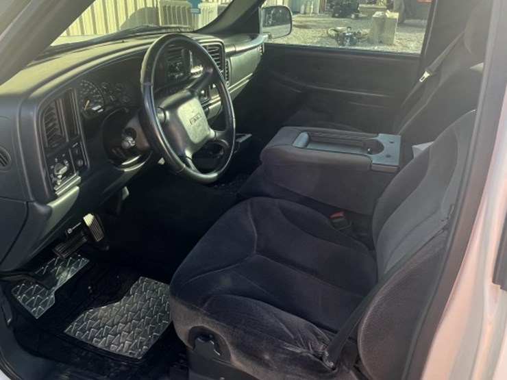 2000-gmc-1500-image-10