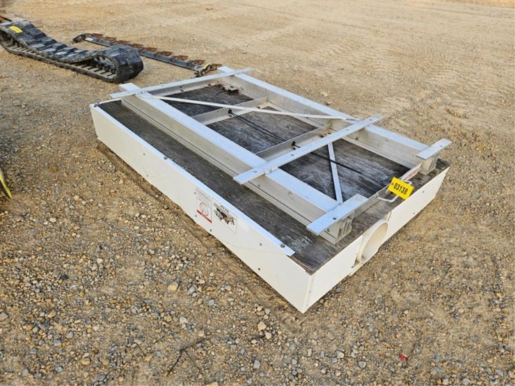 #3138-•-weather-guard-slide-out-tool-tray-image-1