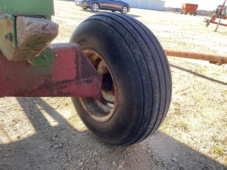 #5929-•-gravity-box-on-running-gear-image-28