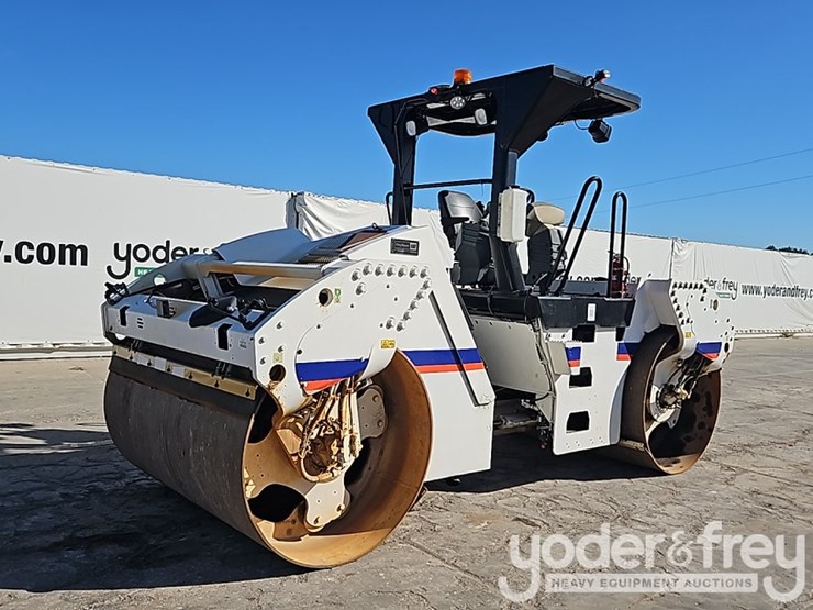 2014-caterpillar-cb54xw-image-5