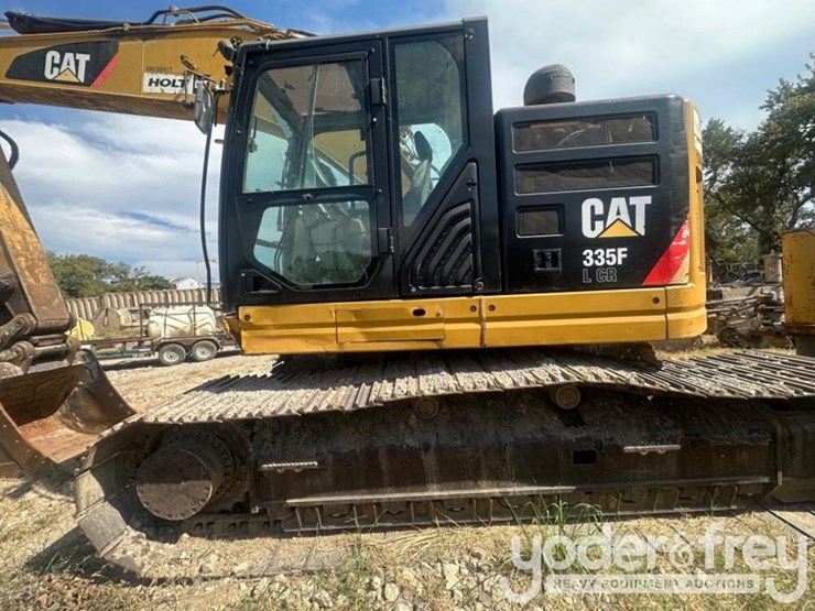 2016-caterpillar-335fl-image-2