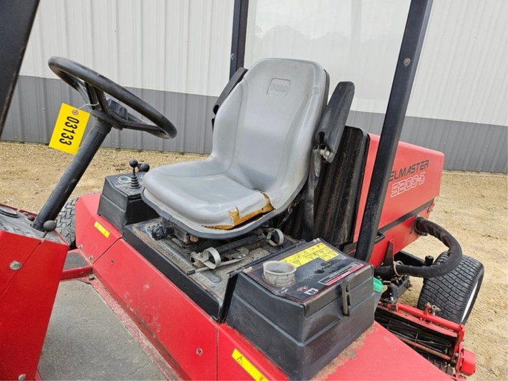 #3133-•-toro-reel-master-5200-fairway-mower-image-25