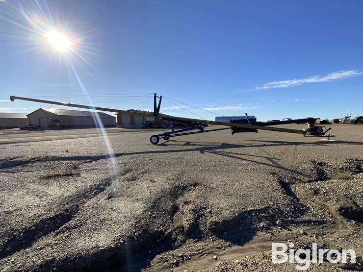 harvest-international-h1084xt-torpedo-auger-w/swing-hopper-image-4