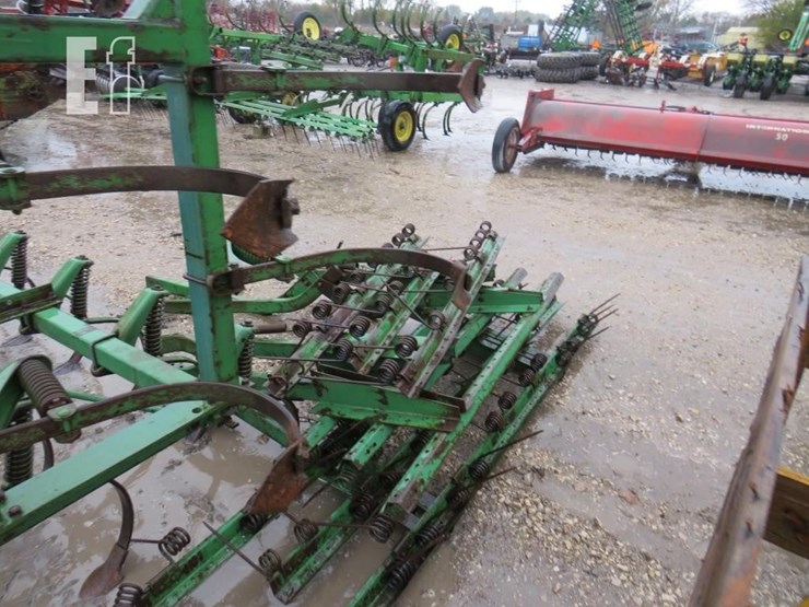 john-deere-1100-image-4