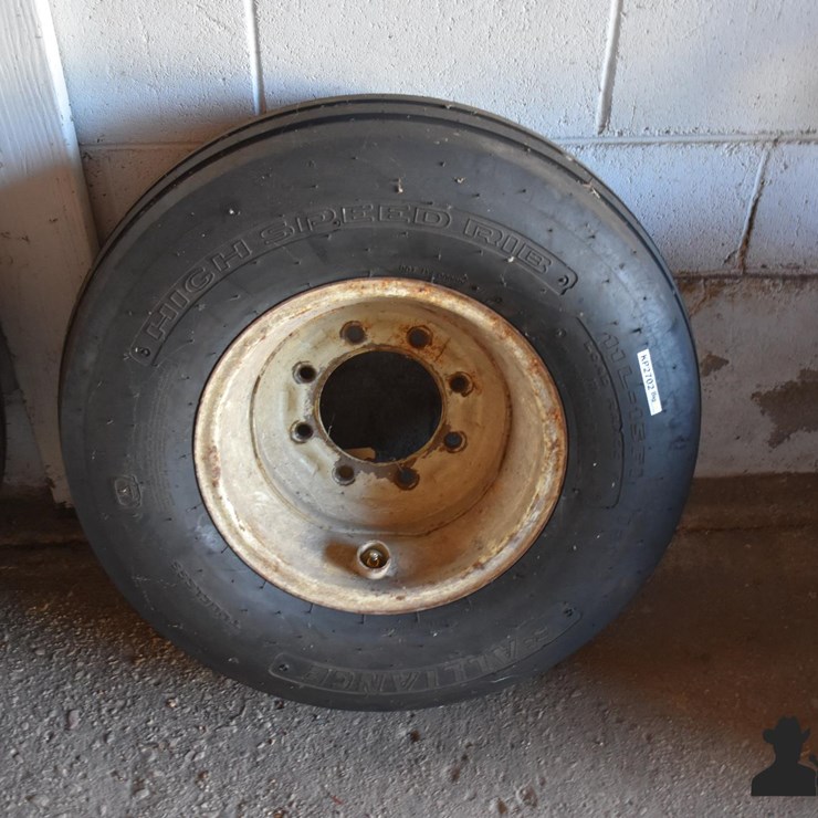 11L-15FL Tire And Rim