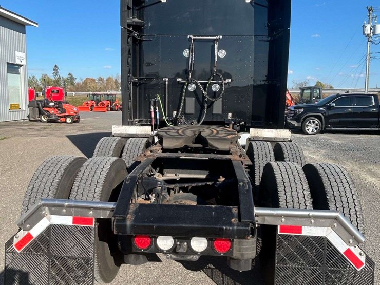 2022-kenworth-t680-image-3