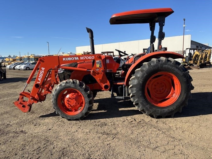 2019-kubota-m7060d-image-5