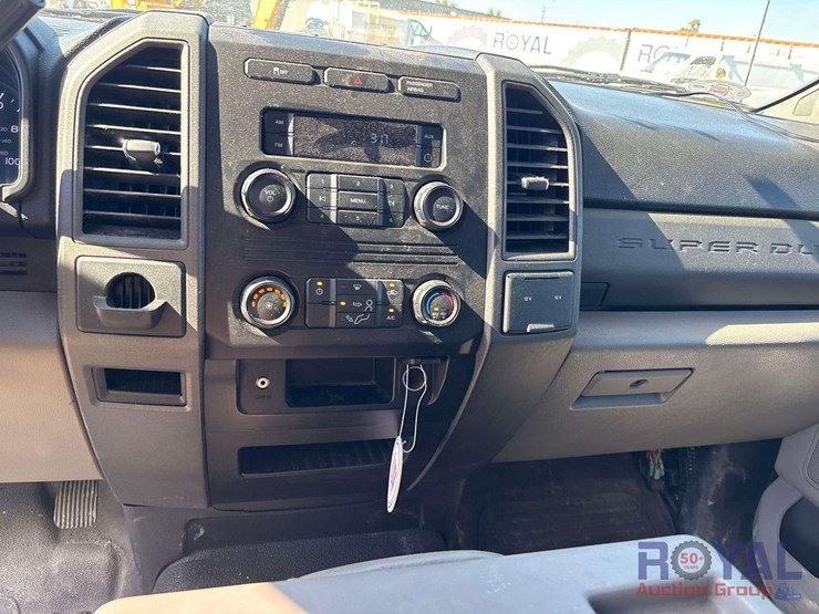 2017-ford-f350-image-11